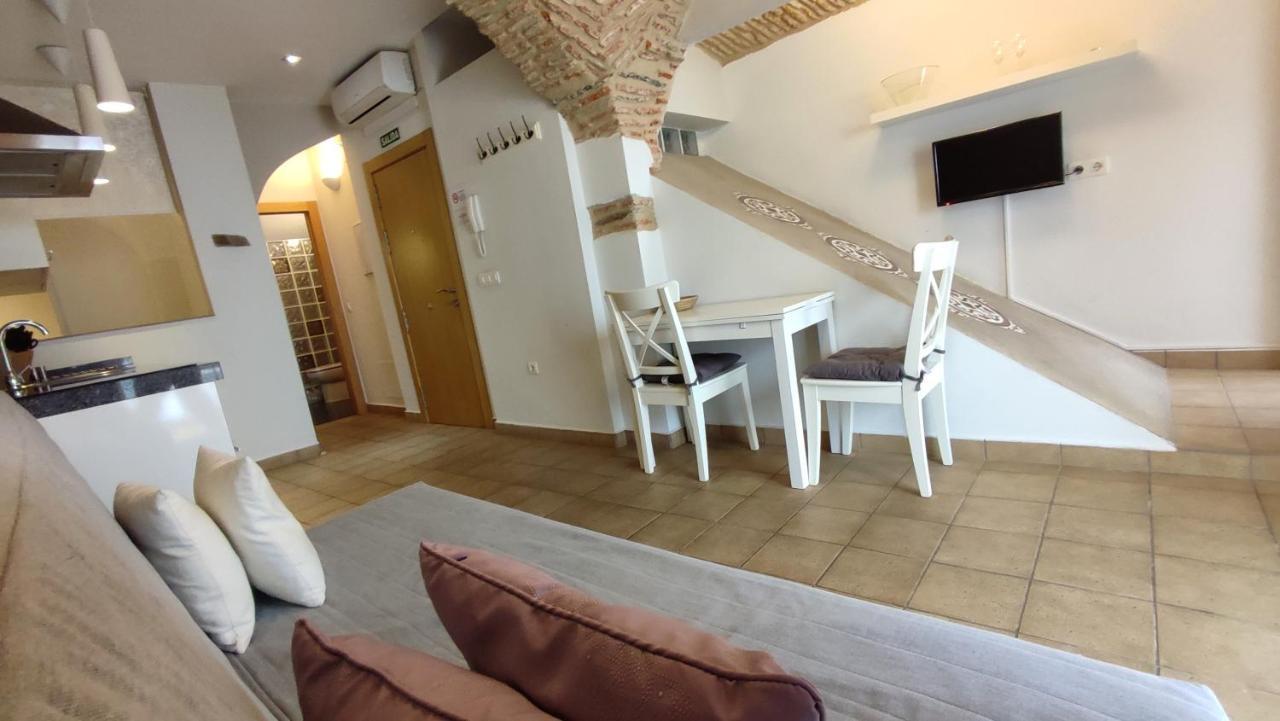 Apartamentos Turisticos Encanto Касерес Екстер'єр фото