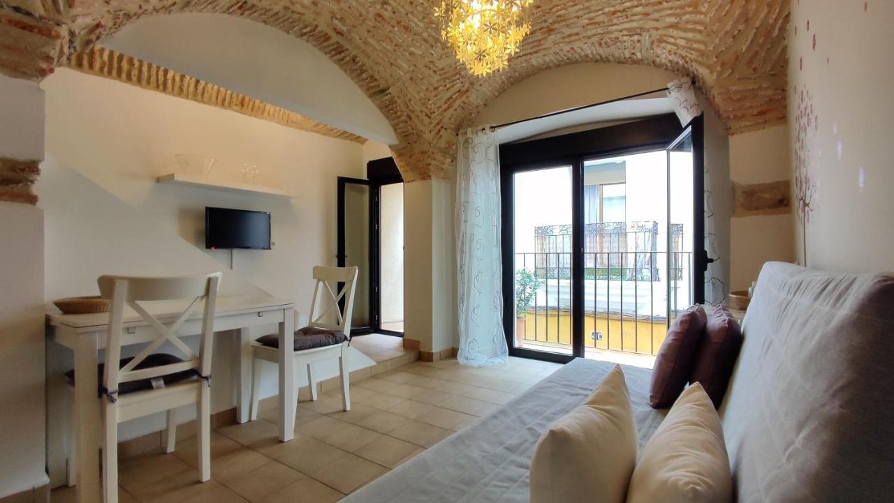 Apartamentos Turisticos Encanto Касерес Екстер'єр фото