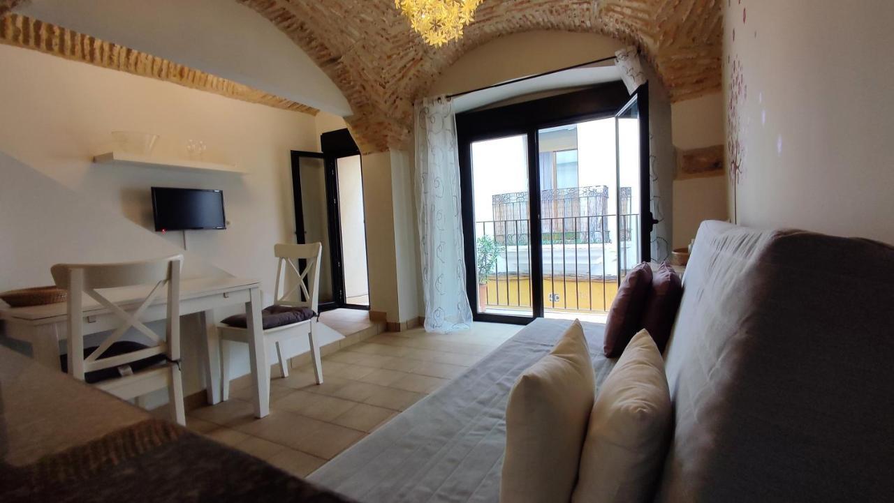 Apartamentos Turisticos Encanto Касерес Екстер'єр фото