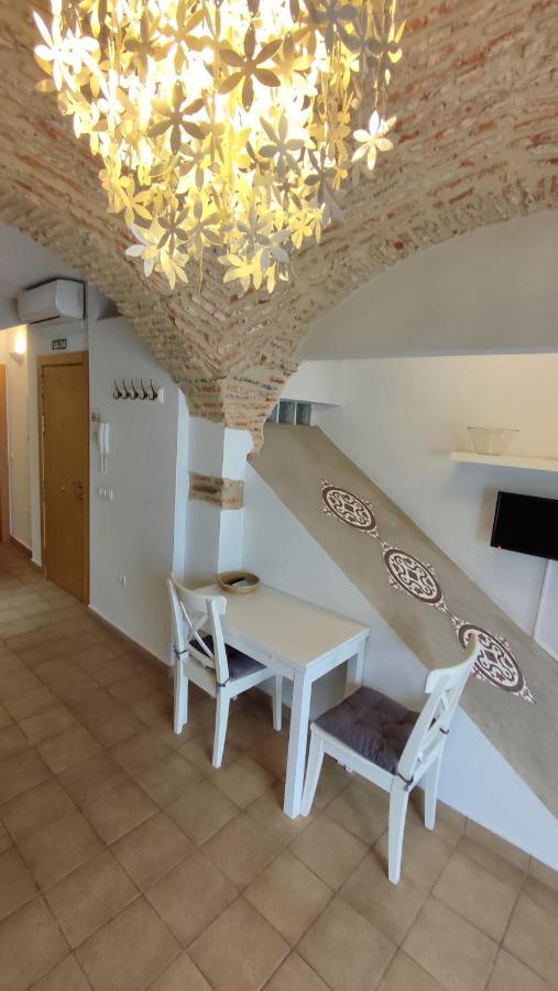 Apartamentos Turisticos Encanto Касерес Екстер'єр фото